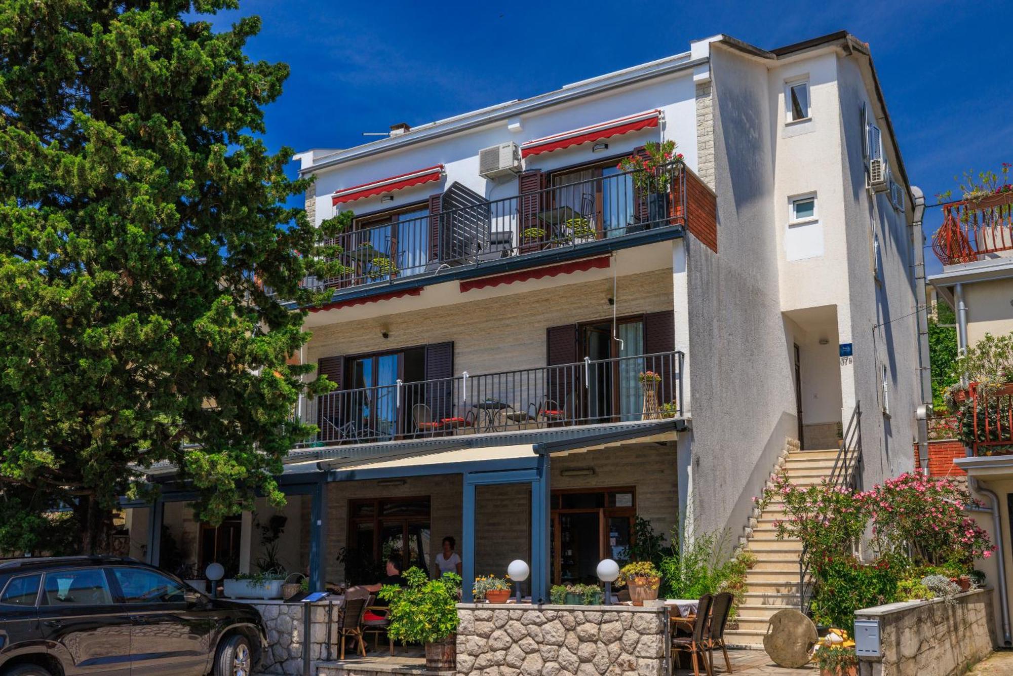 Apartmani Viktorija Jadranovo Buitenkant foto