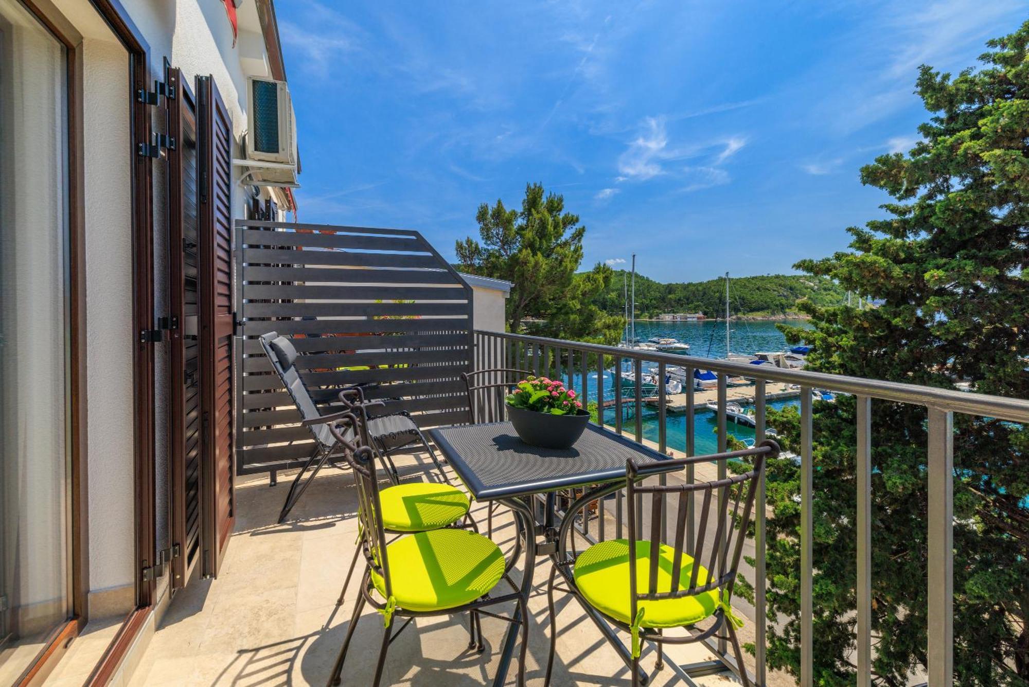 Apartmani Viktorija Jadranovo Buitenkant foto