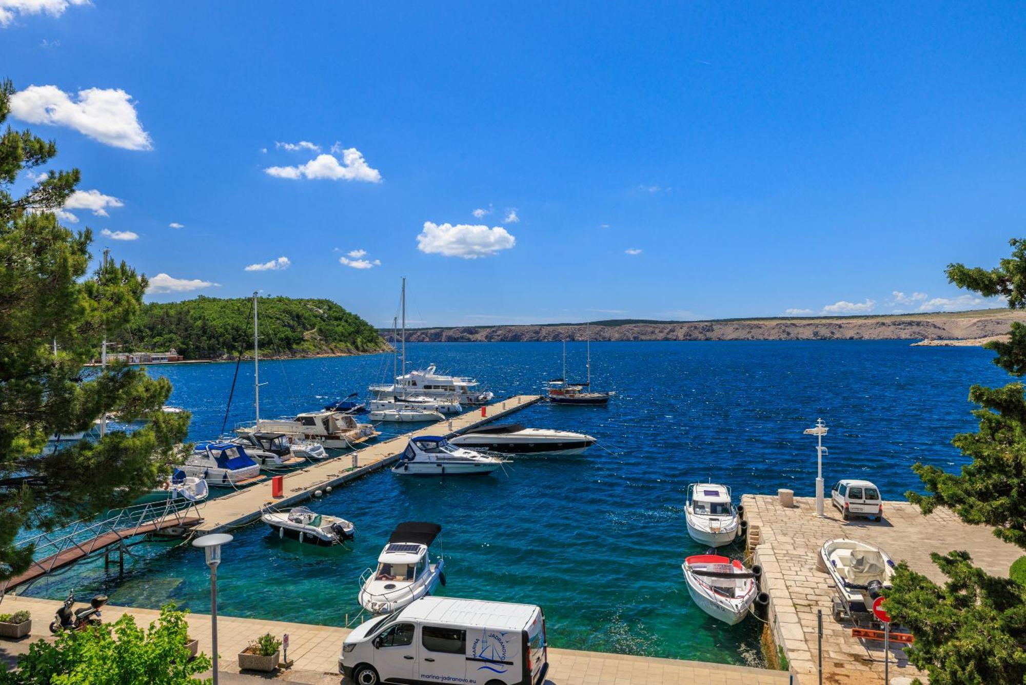 Apartmani Viktorija Jadranovo Buitenkant foto