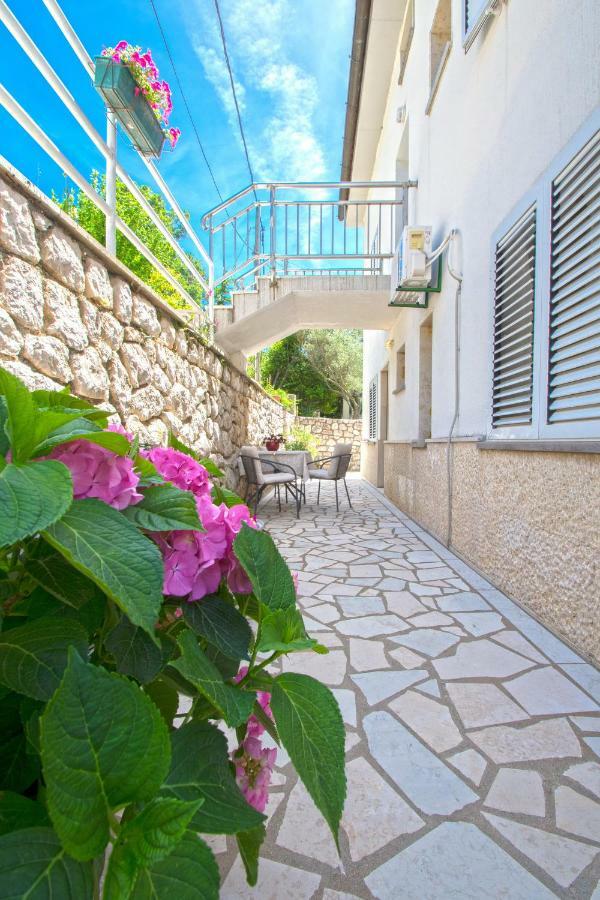 Apartmani Viktorija Jadranovo Buitenkant foto