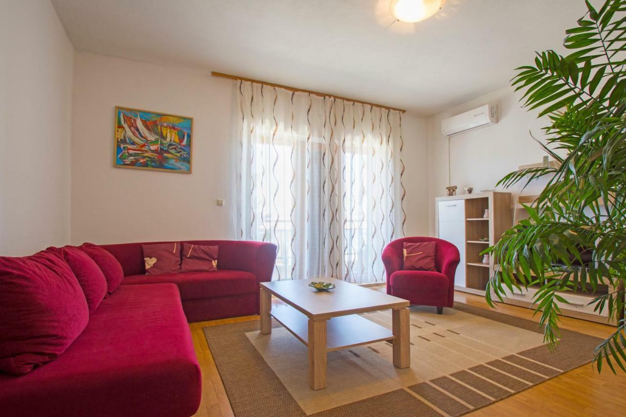 Apartmani Viktorija Jadranovo Buitenkant foto